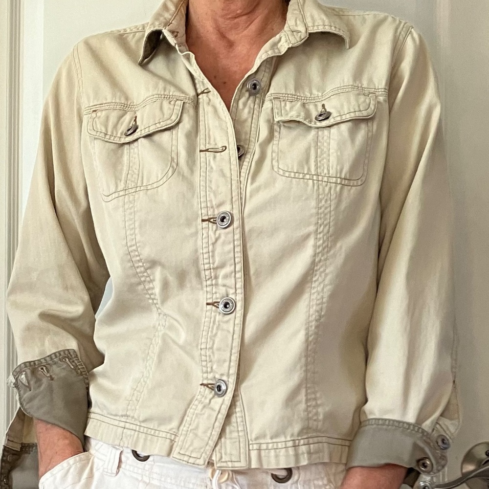 Columbia sportswear company, lightweight jacket. Khaki size medium.